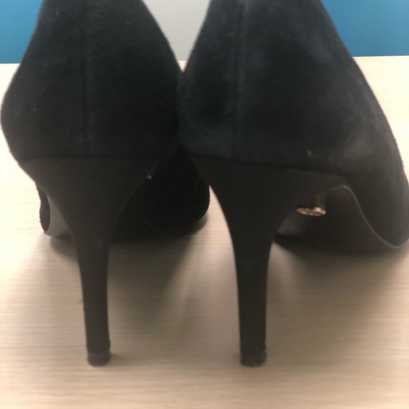 Charles David Pumps, Suede Black size 8 - Picture 5 of 6